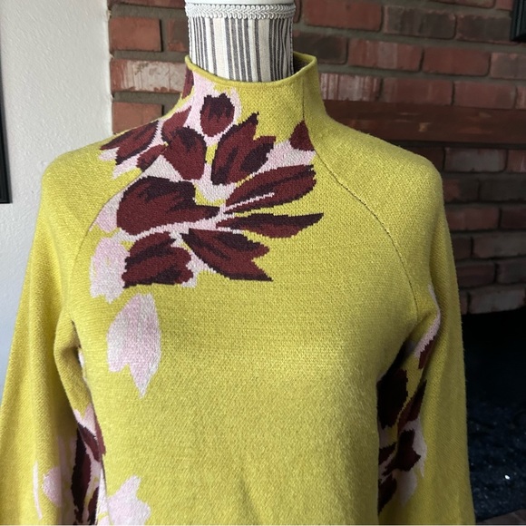 Anthropologie The Beatriz Mock Neck Floral Sweater Chartreuse Yellow Sz XXS - Picture 4 of 8